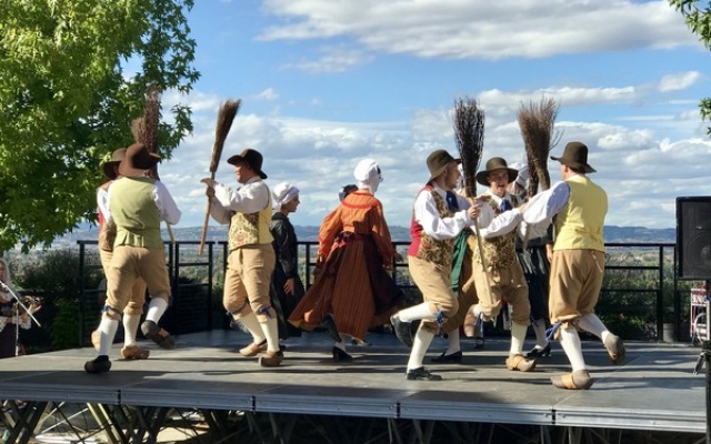 Fete De La Poire Moras En Valloire